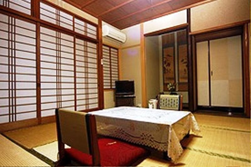 Ougiya Ryokan Tayooka Rom bilde